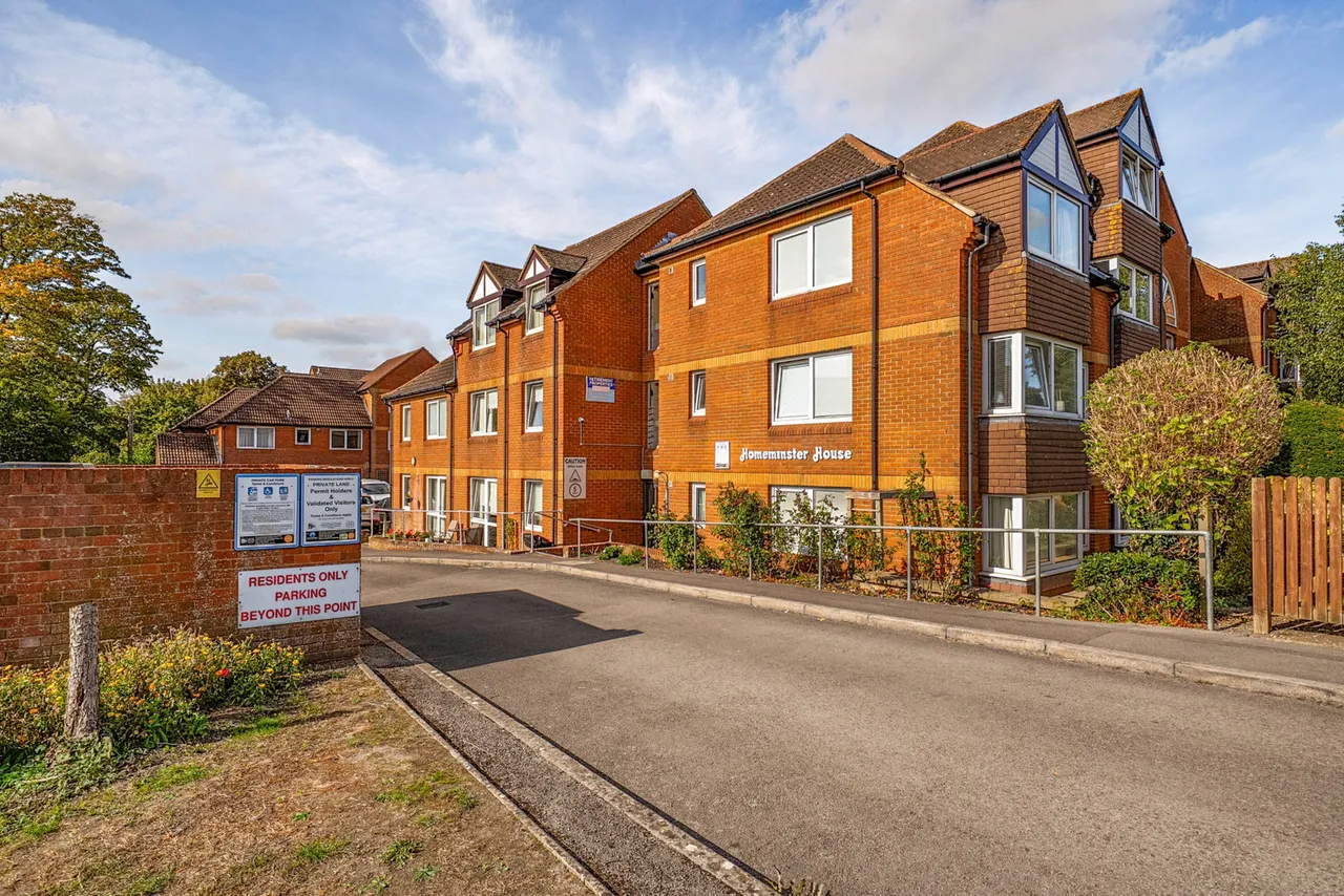 1 bed flat for sale, Station Road, Warminster, BA12
