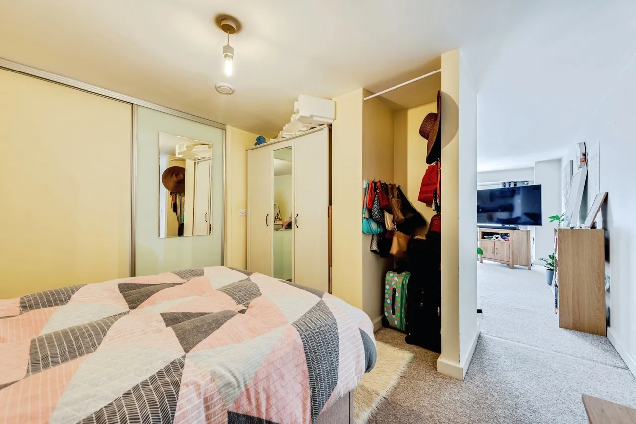 Beckhampton Street, Swindon, Wiltshire, SN1, photo 6