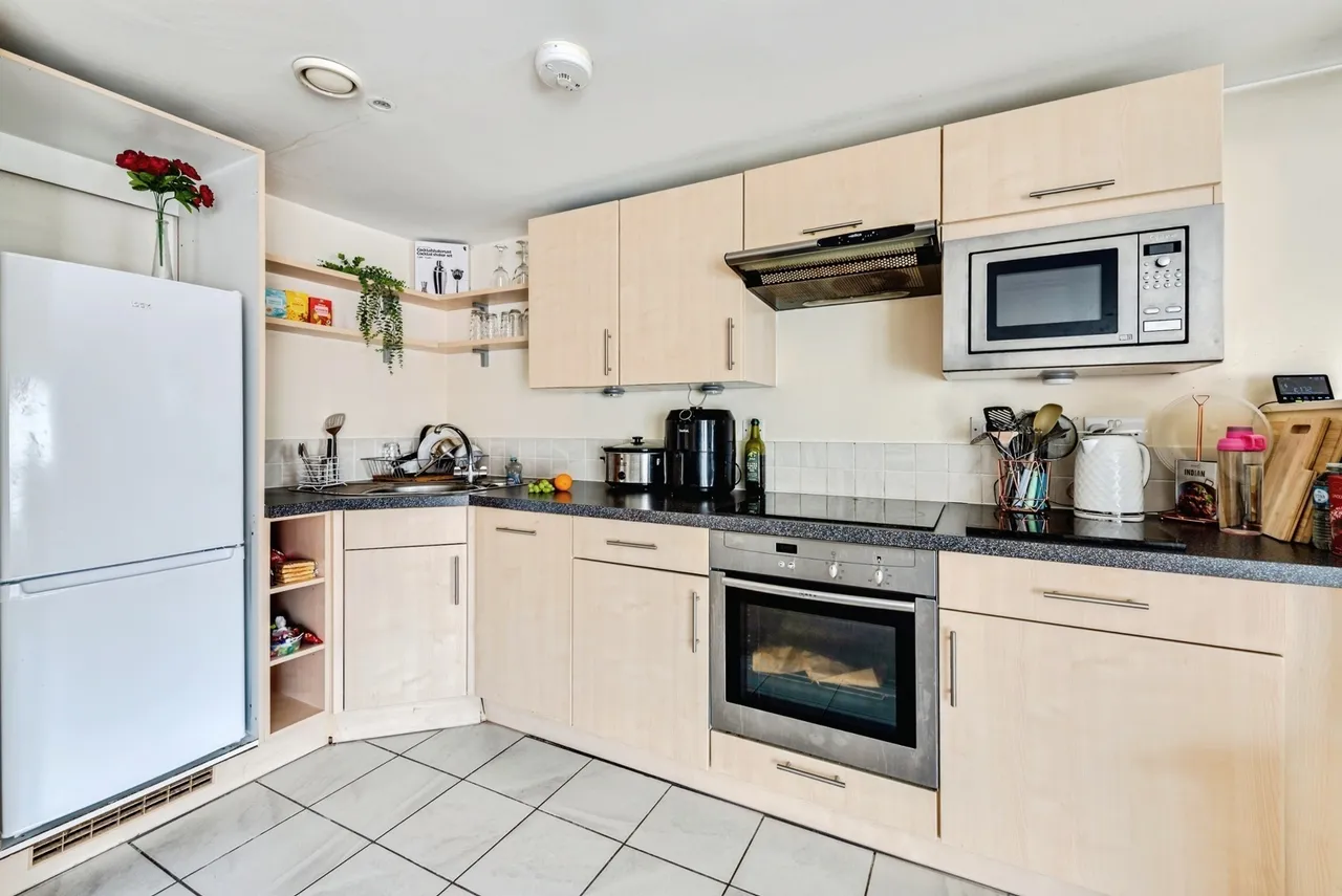 Beckhampton Street, Swindon, Wiltshire, SN1, photo 13