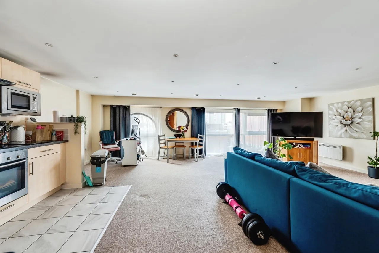 Beckhampton Street, Swindon, Wiltshire, SN1, photo 11