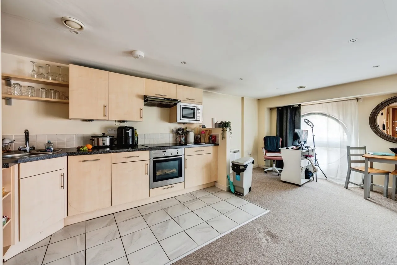 Beckhampton Street, Swindon, Wiltshire, SN1, photo 12