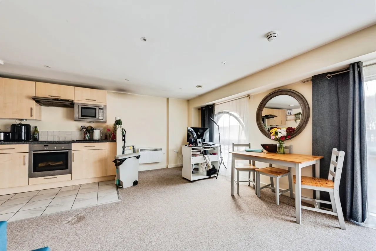 Beckhampton Street, Swindon, Wiltshire, SN1, photo 16