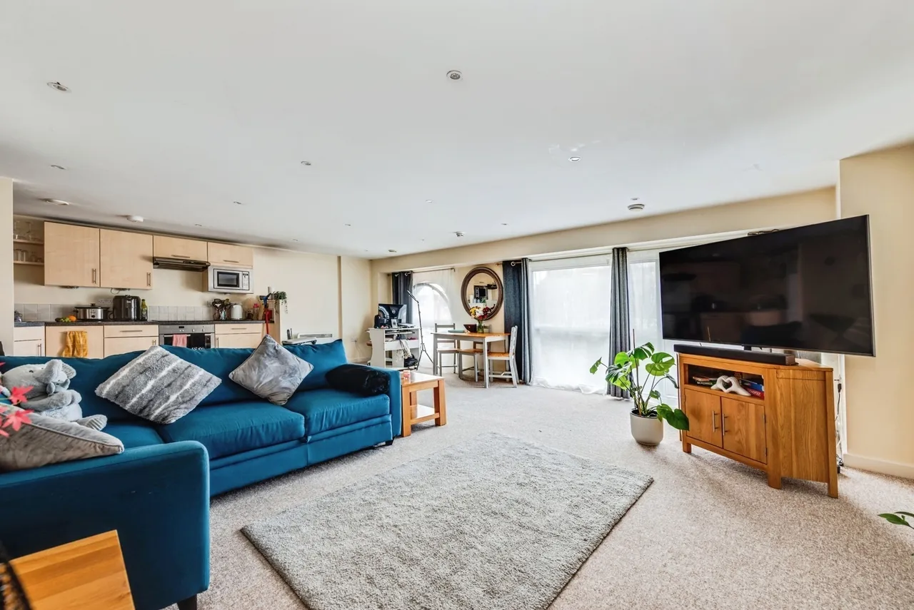 Beckhampton Street, Swindon, Wiltshire, SN1, photo 7