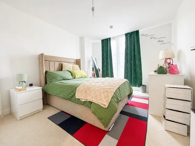 Queensway, Earlswood, RH1, photo 6