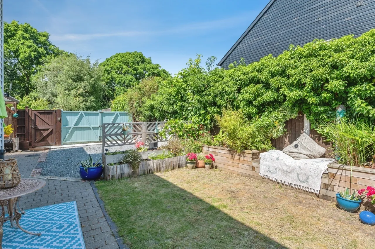 Laindon Common Road, Little Burstead, Billericay, Essex, CM12, photo 16