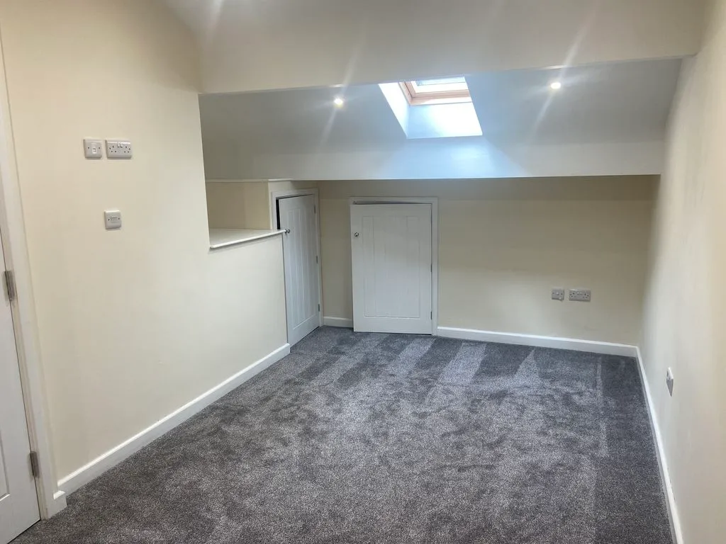 Smithy Bridge Road, Littleborough OL15 8QF, photo 8
