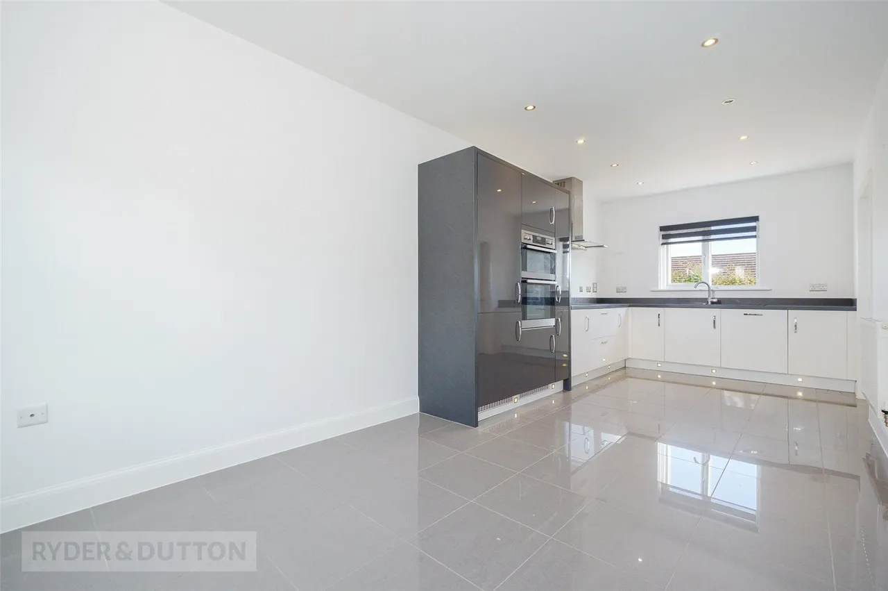 Tennyson Avenue, Lindley, HD3, photo 5