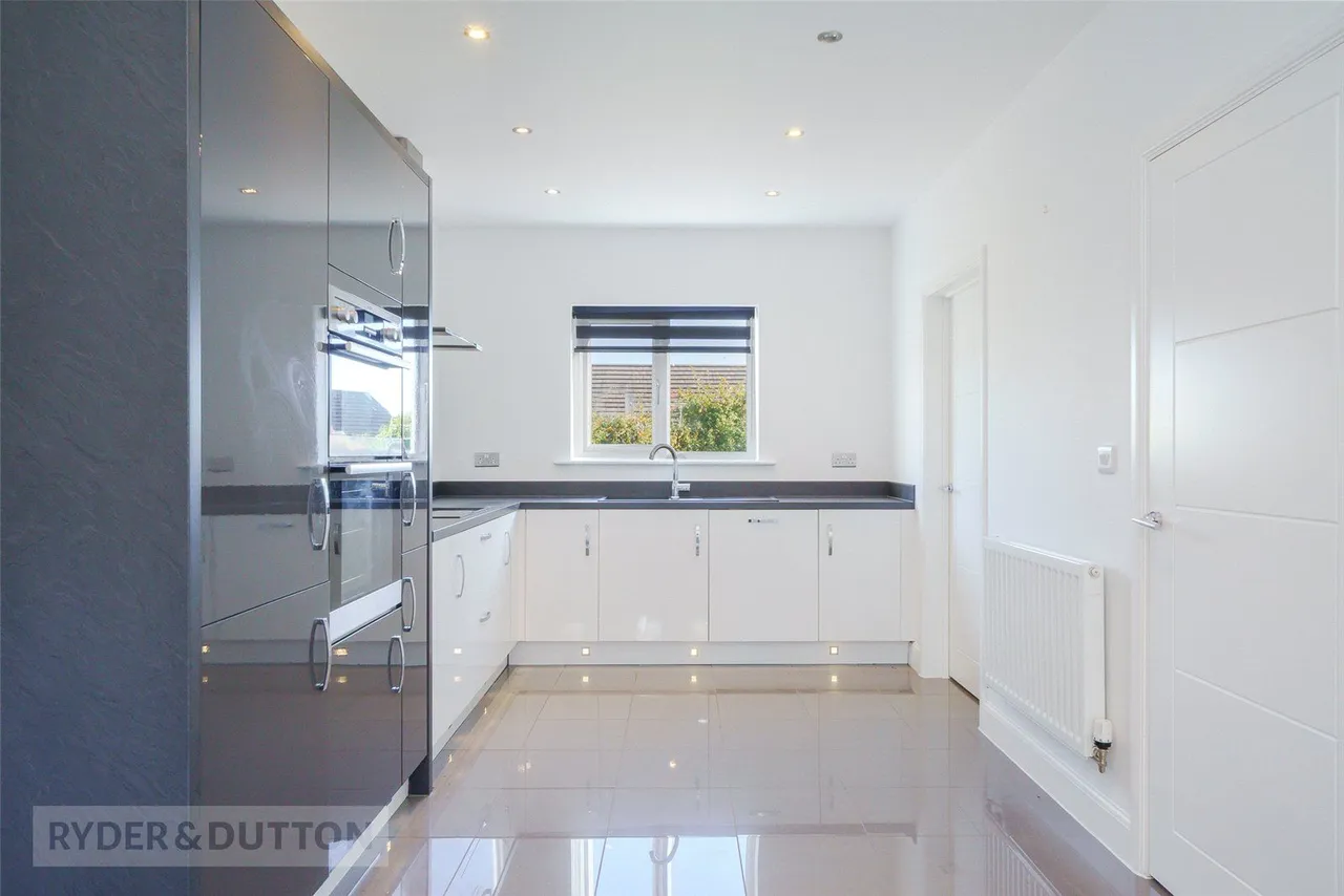 Tennyson Avenue, Lindley, HD3, photo 6
