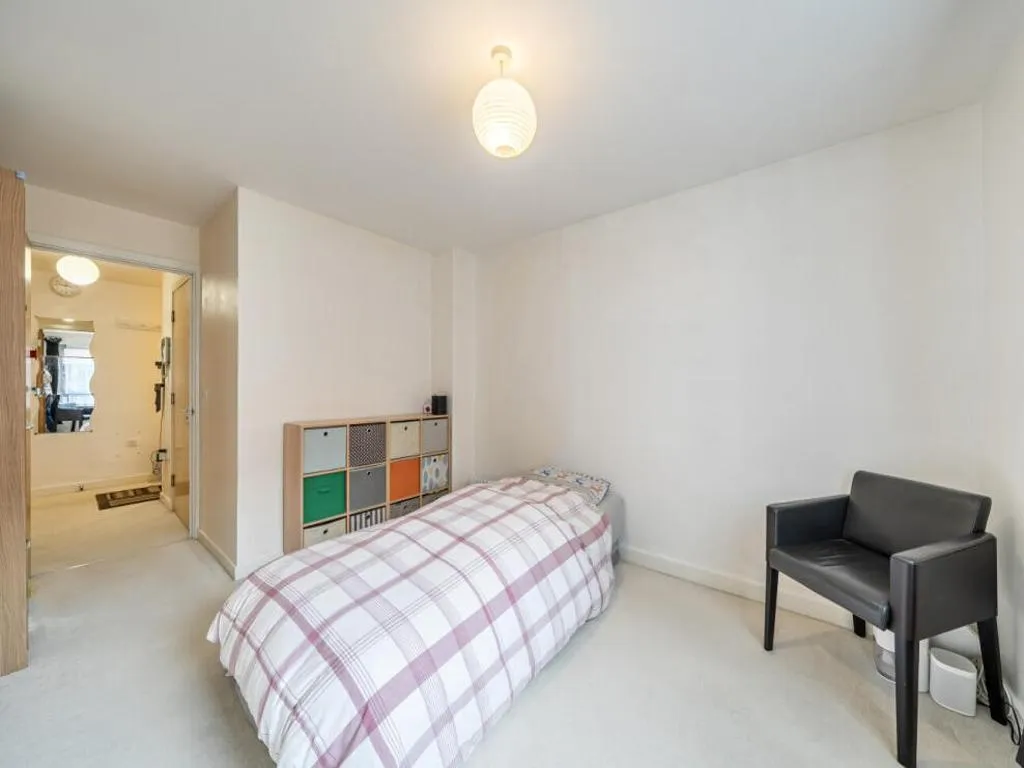 Loates Lane, Watford, photo 7