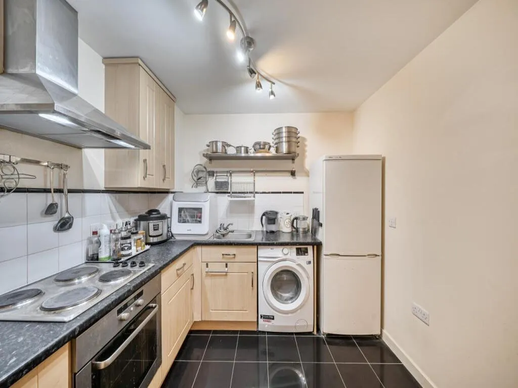 Loates Lane, Watford, photo 6