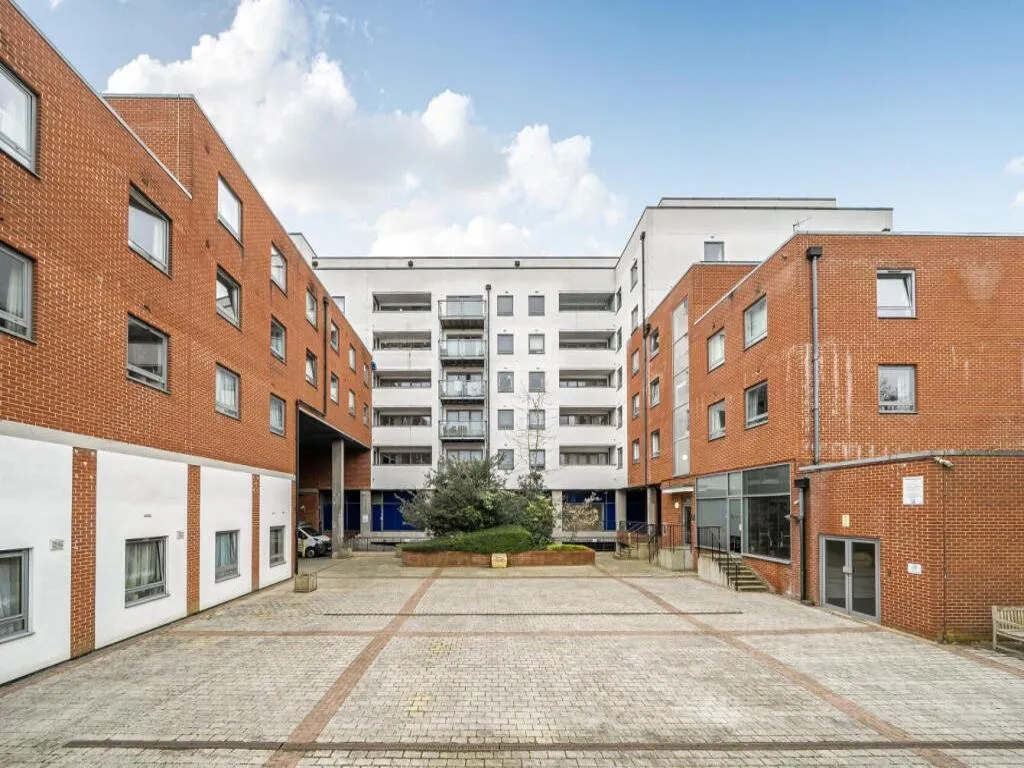 Loates Lane, Watford, photo 11