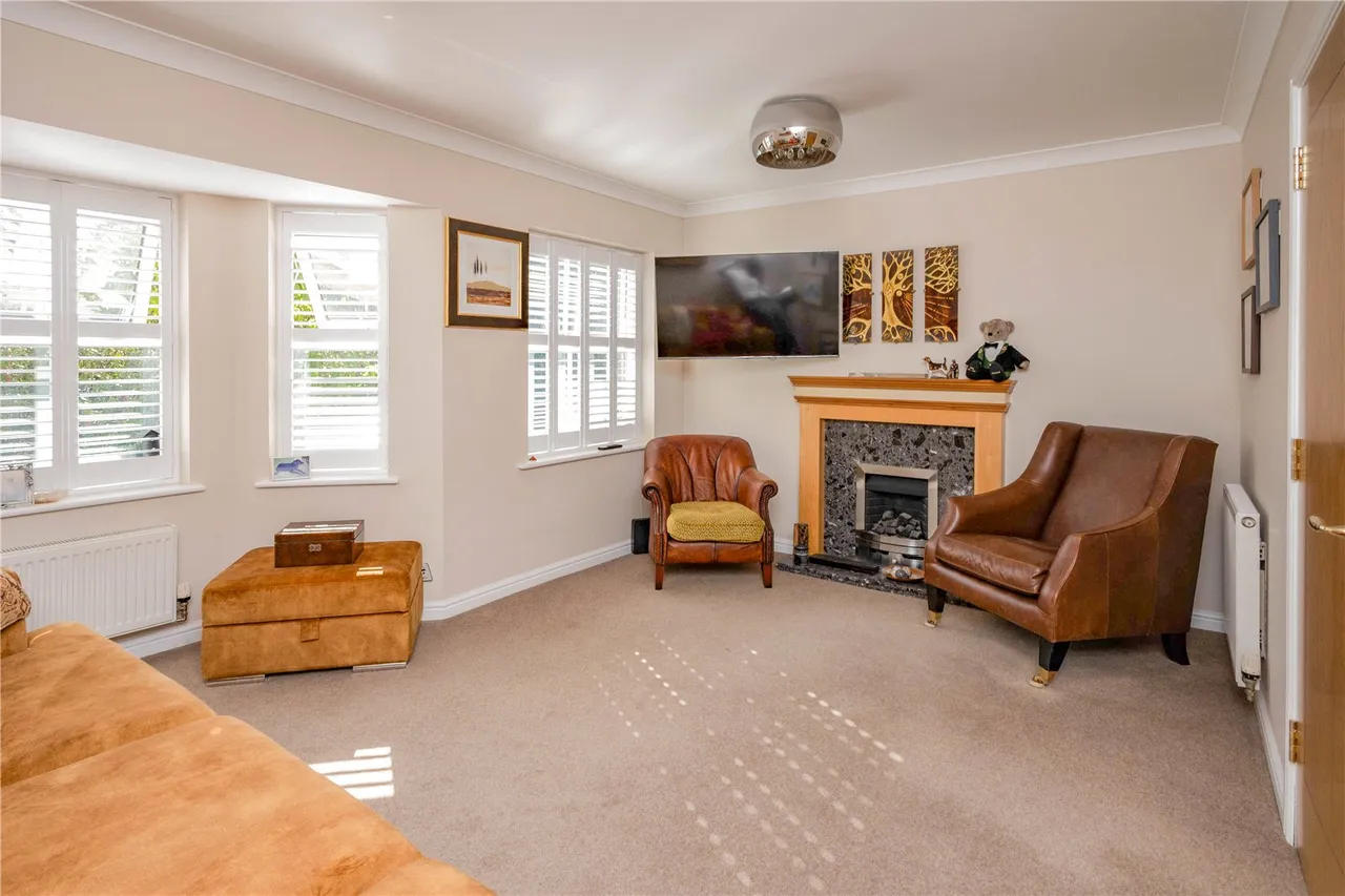Newton Square, Bromsgrove, Worcestershire, B60 3GB, photo 3