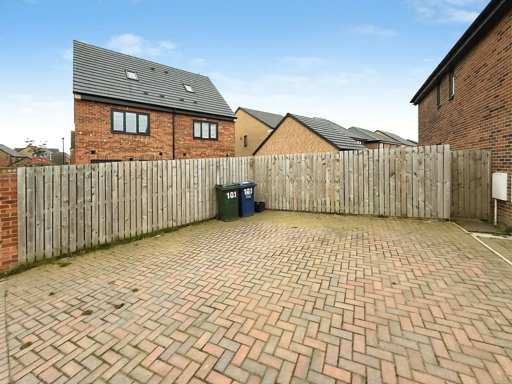 Newcastle Upon Tyne NE13 7FW, NE13, photo 8