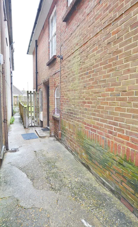Wimborne Road, Kinson, Bournemouth, BH10 7AS, photo 13
