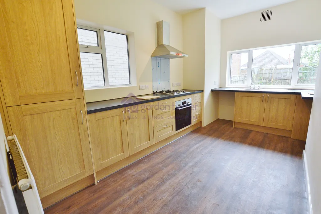 Wimborne Road, Kinson, Bournemouth, BH10 7AS, photo 2