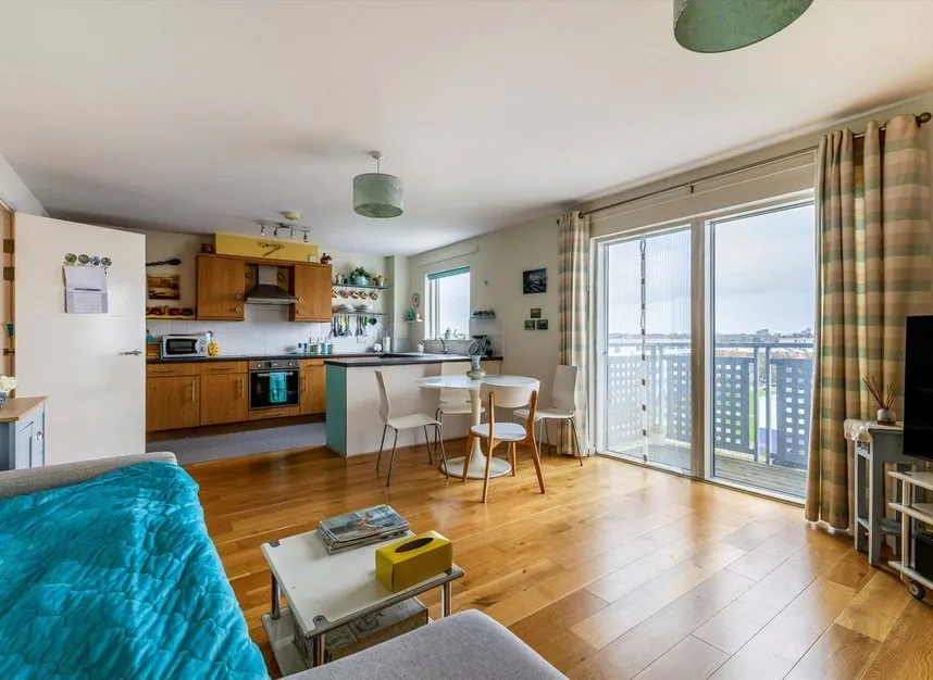 Prince Regent Road, Hounslow, TW3, photo 3