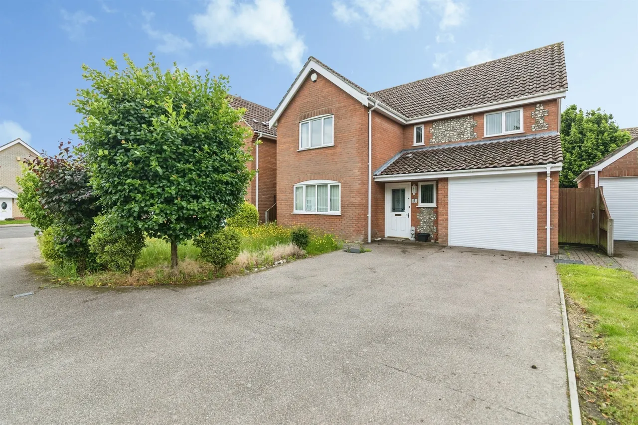 4 bed house for sale — Noahs Drive, Kessingland, Lowestoft