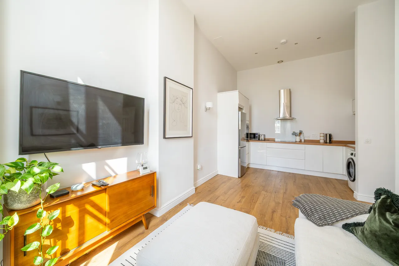 330 Garratt Lane, London, SW18, photo 4