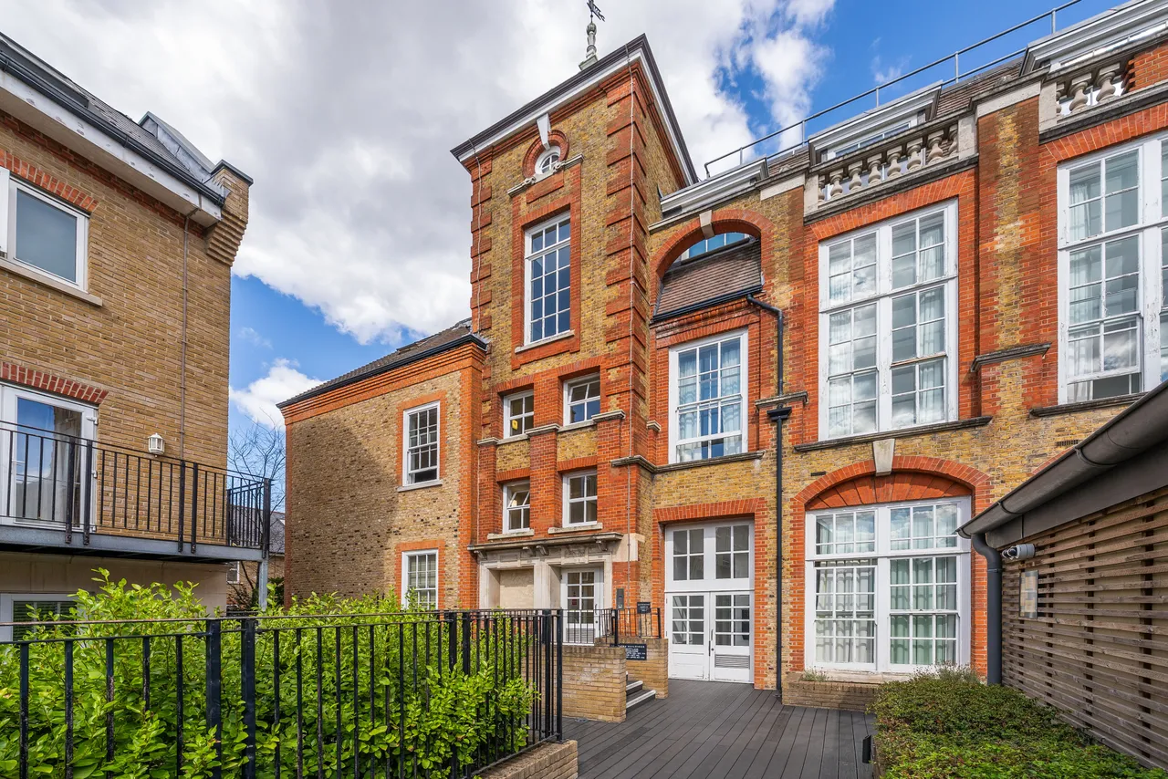 330 Garratt Lane, London, SW18, photo 2