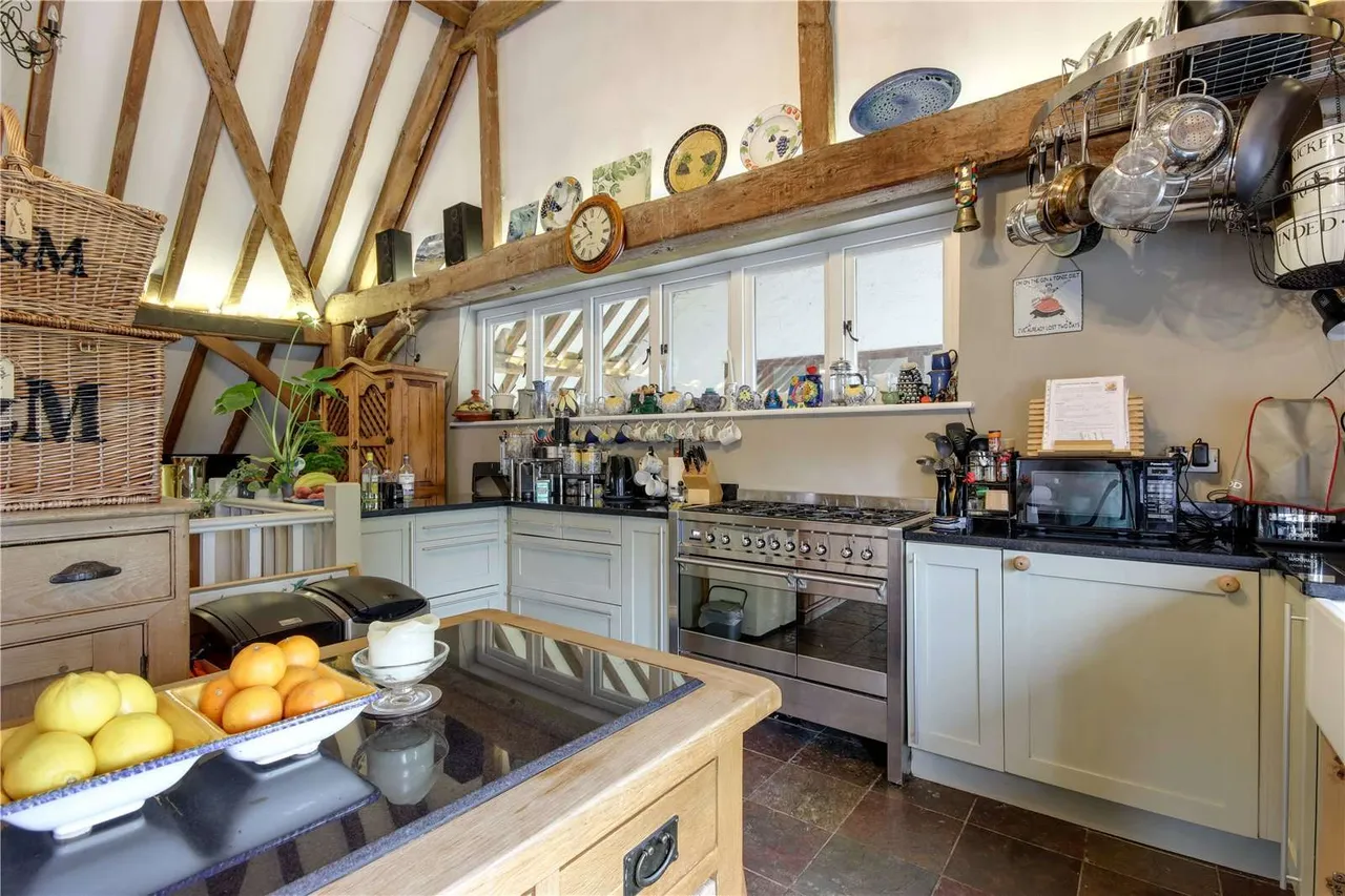 Hale Street, East Peckham, Tonbridge, Kent, TN12 5HZ, photo 2