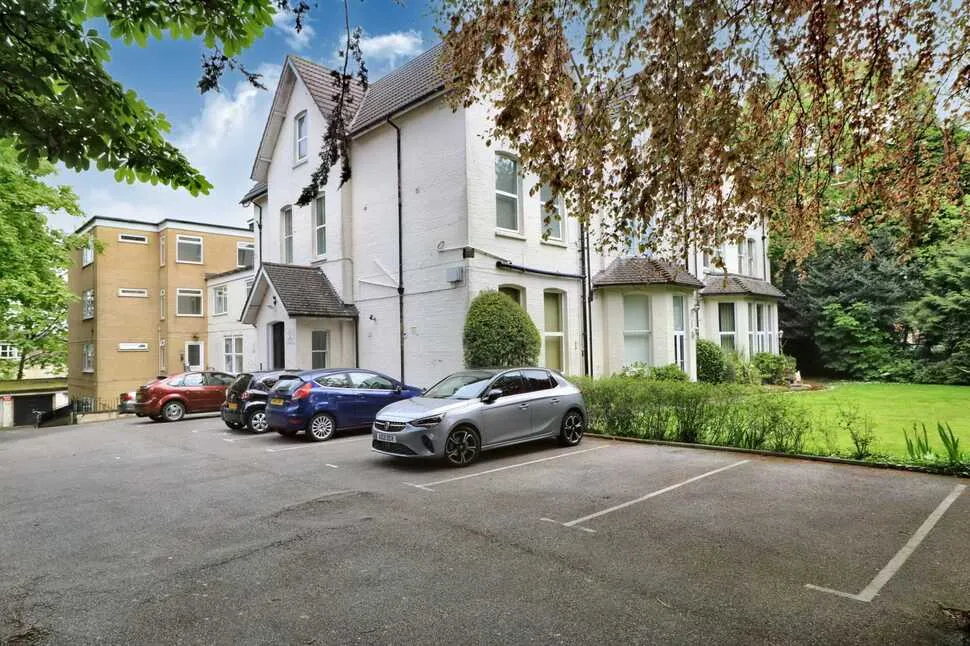 1 bed flat to rent, Knyveton Road, BH1