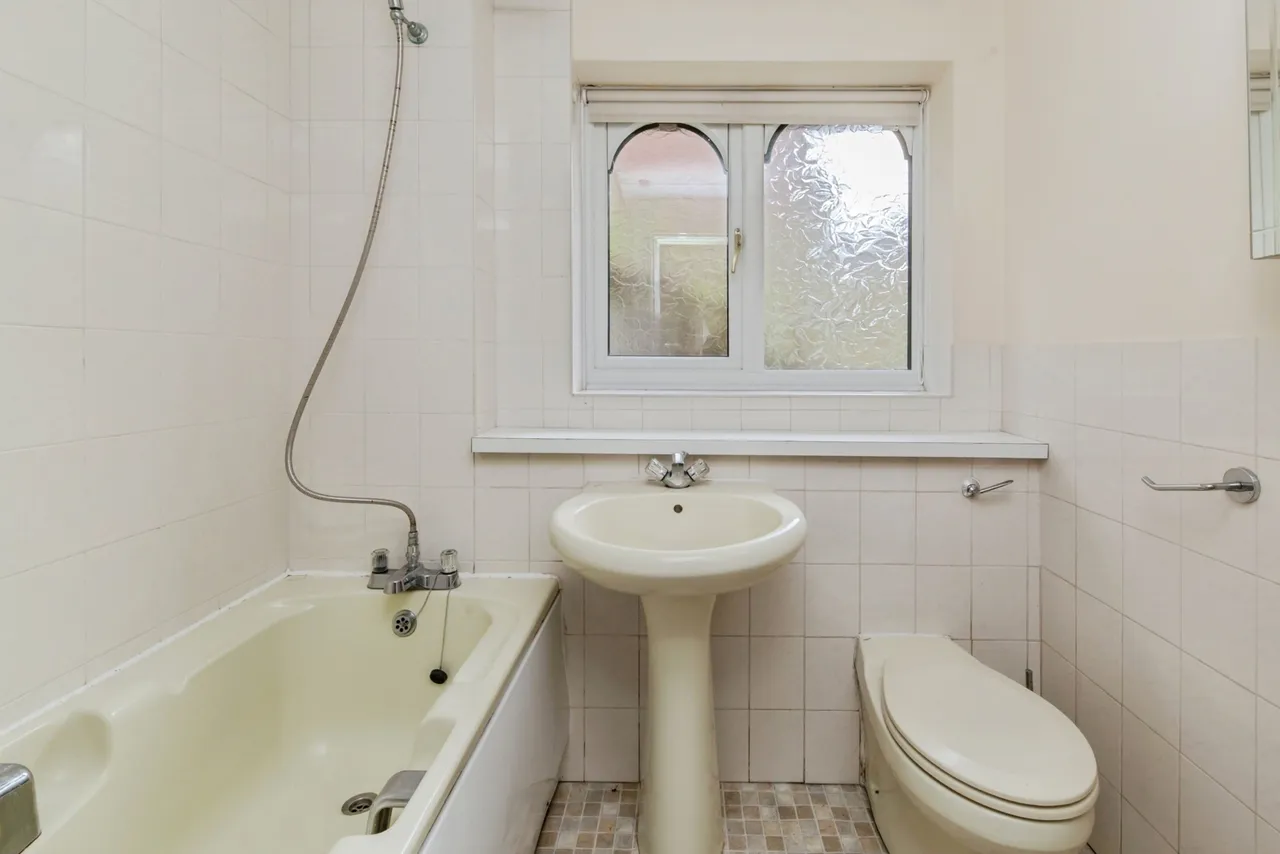Drummond Way, Macclesfield, Cheshire, SK10, photo 8