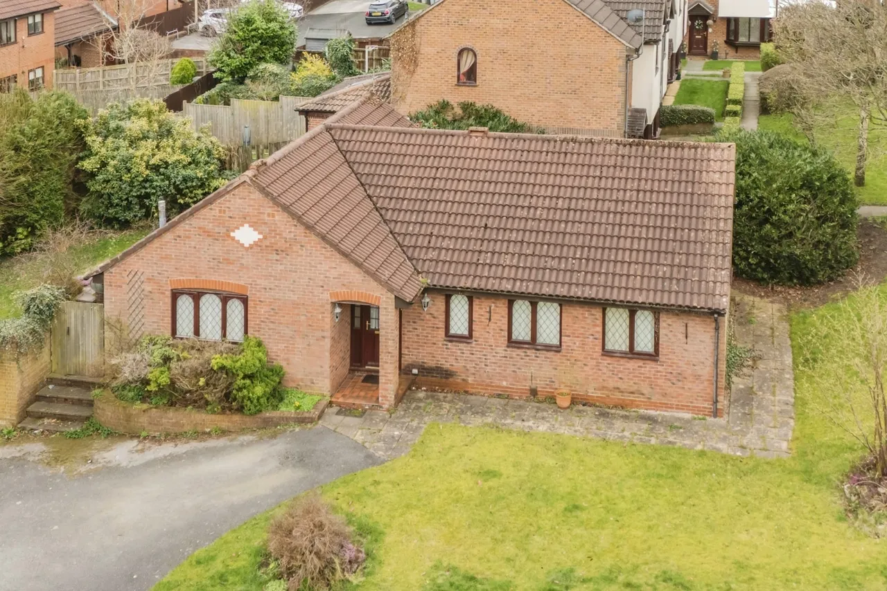 3 bed house for sale — Drummond Way, Macclesfield, Cheshire, SK10