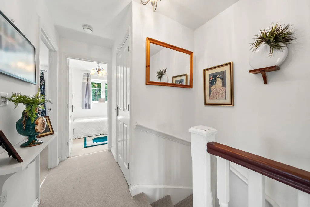 Doresa Close, Addlestone KT15 1AB, photo 11