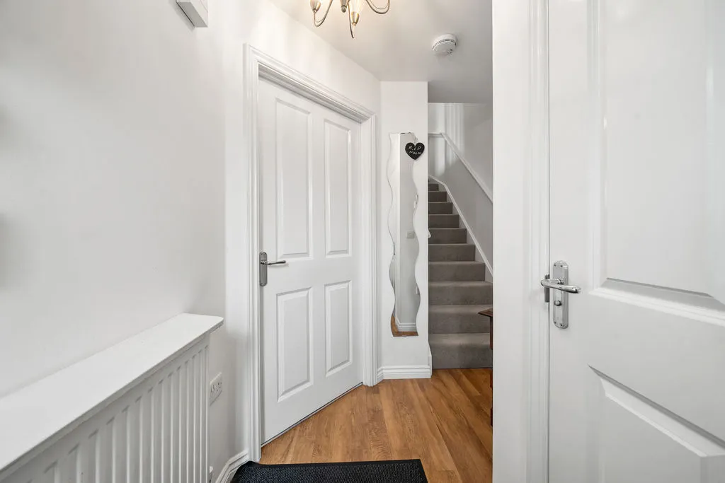 Doresa Close, Addlestone KT15 1AB, photo 6