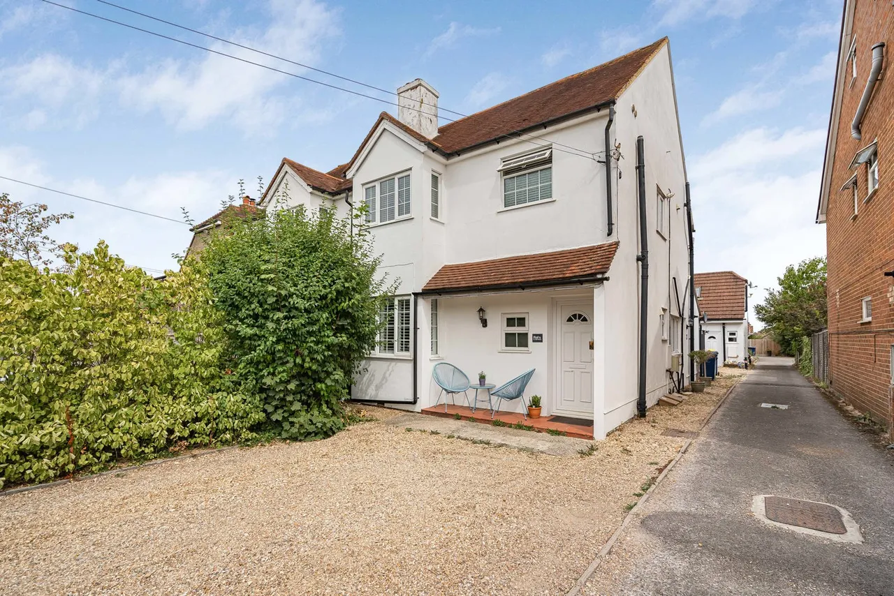1 bed flat for sale, Little Green Lane, Farnham, GU9