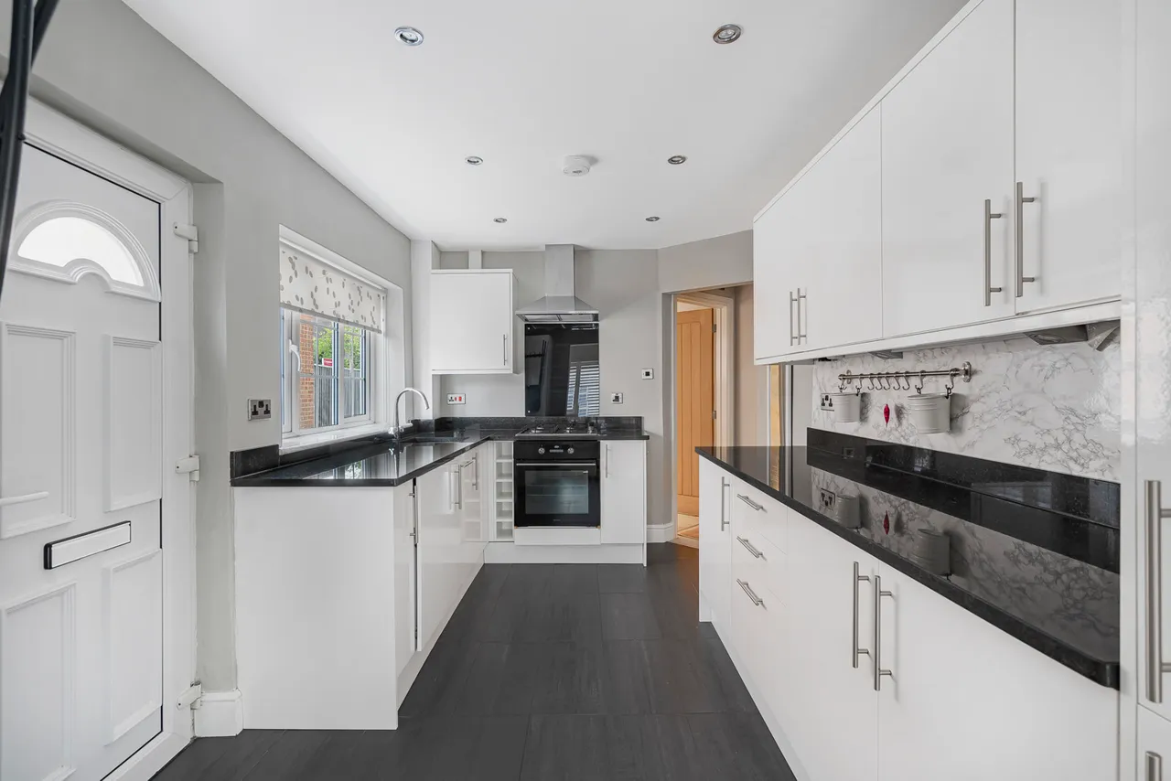 Little Green Lane, Farnham, GU9, photo 3