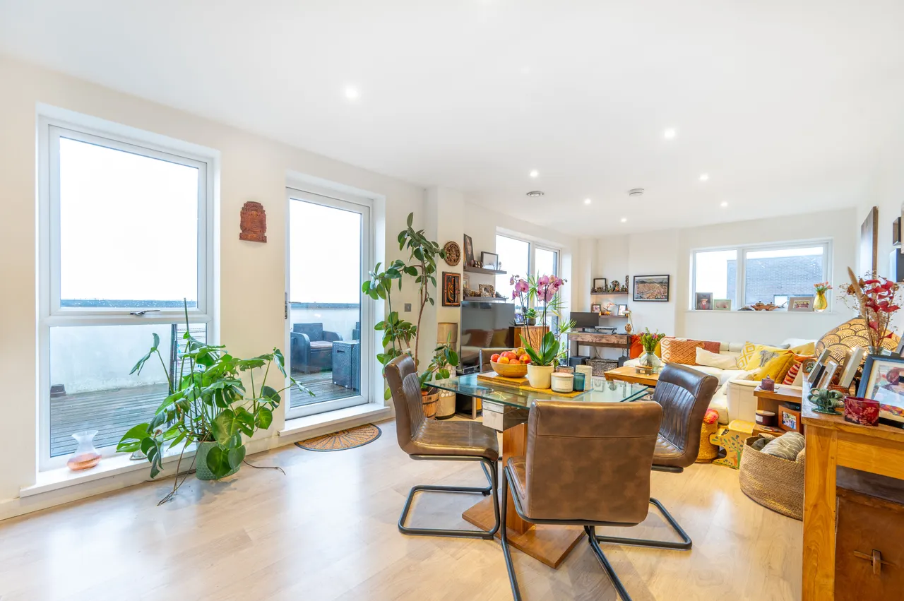 2 bed flat for sale, Wembley, HA9