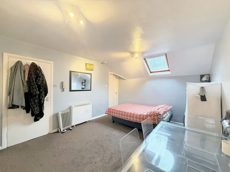 Nicholls Avenue, Uxbridge, UB8, photo 3