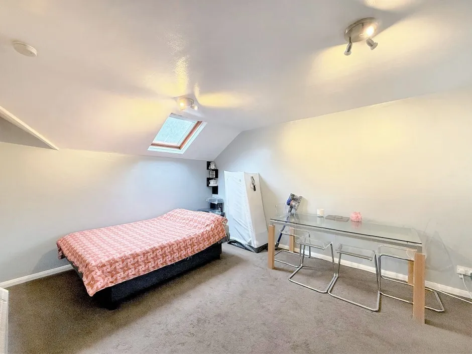Nicholls Avenue, Uxbridge, UB8, photo 2