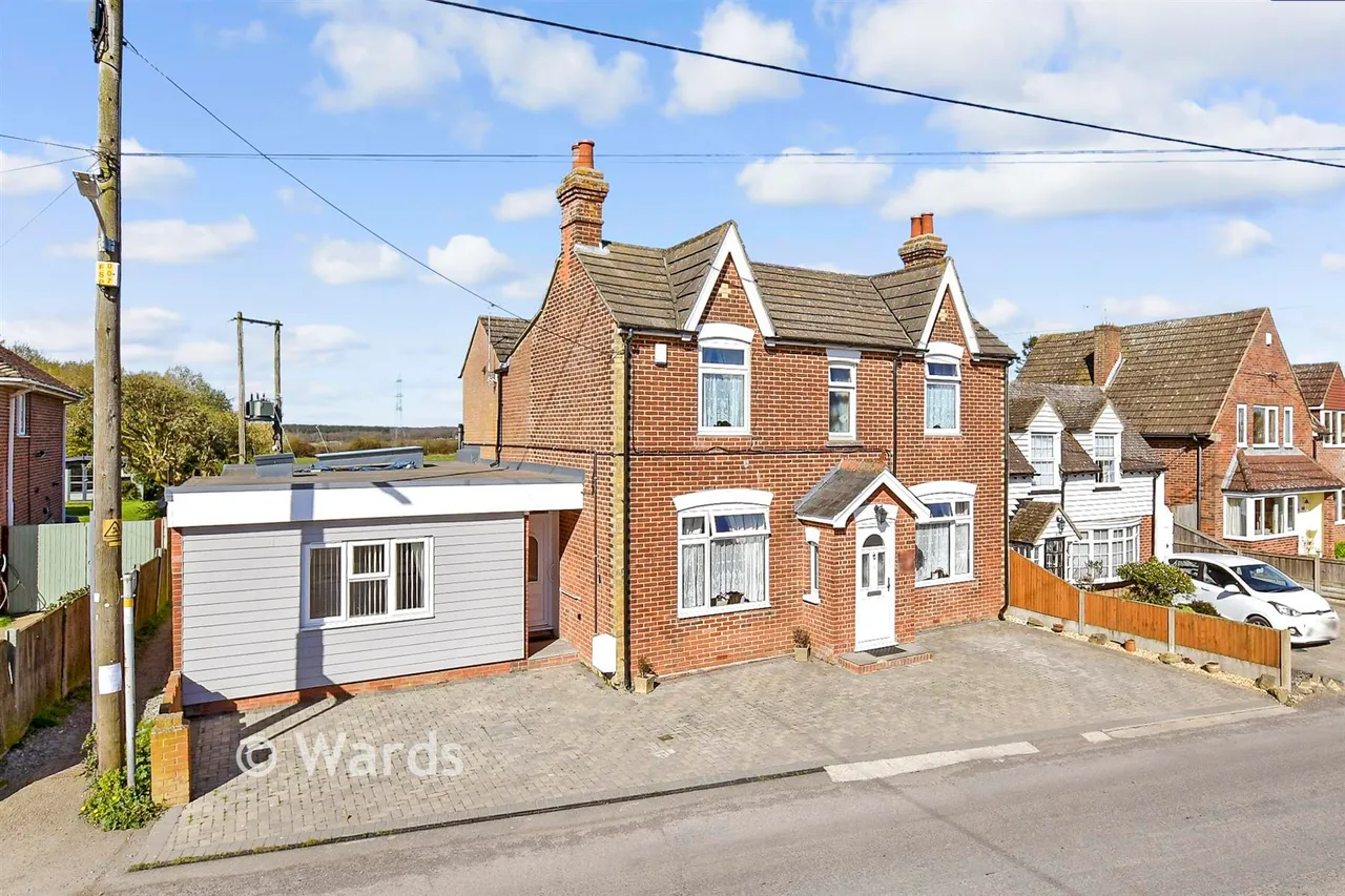 5 bed house for sale, Sweechgate, Broad Oak, CT2