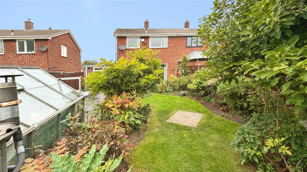 Burton Bank Road, Monk Bretton, S71, photo 16