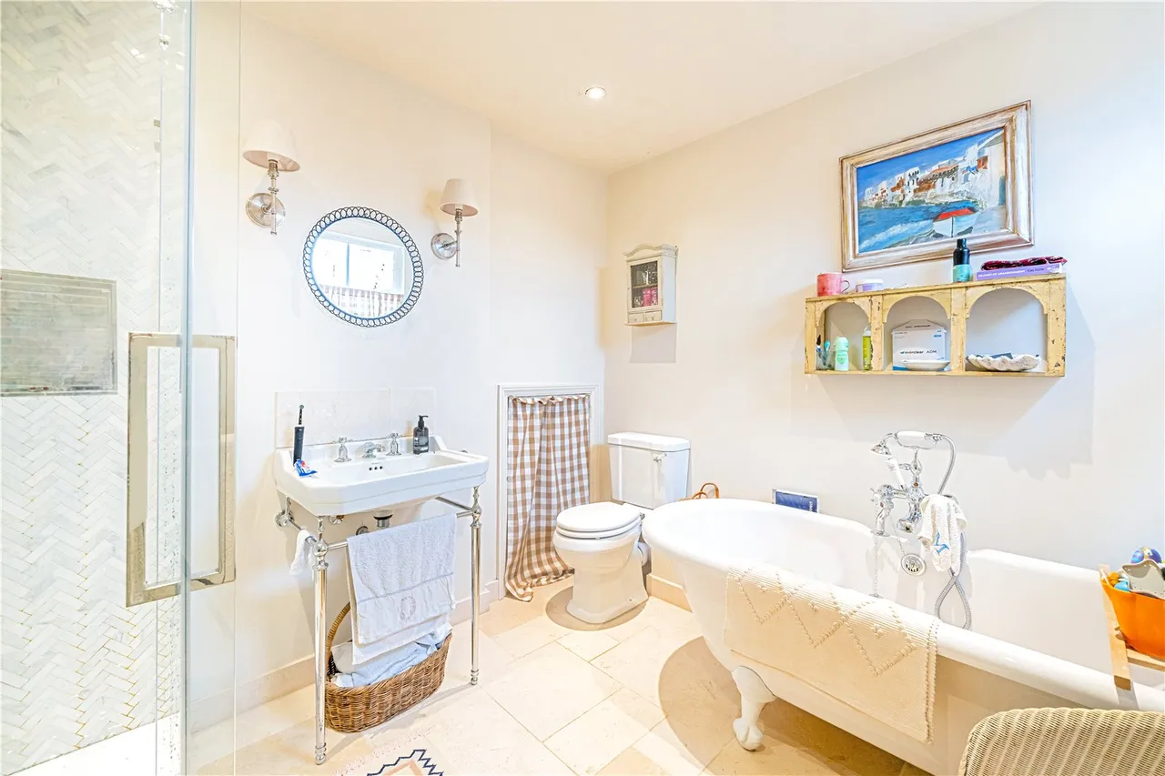 Myrtle Road, Hampton, TW12 1QB, photo 8