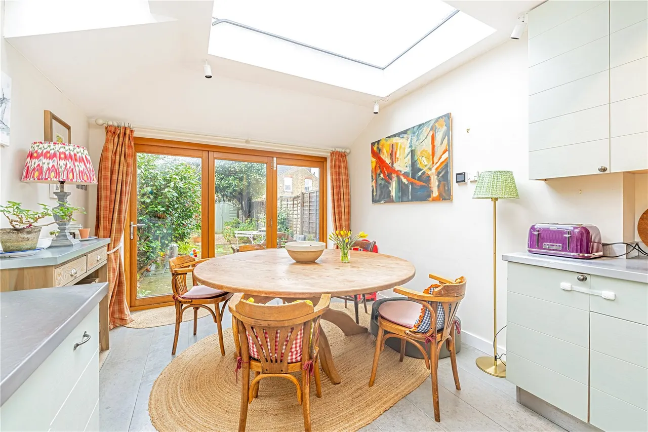 Myrtle Road, Hampton, TW12 1QB, photo 2