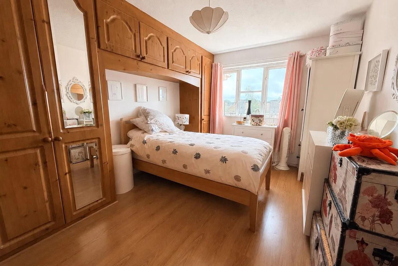 Corfe Way, Farnborough, Hampshire, GU14 6TS, photo 4