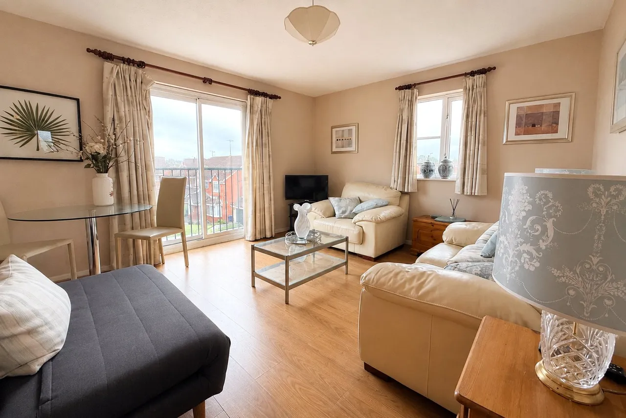 Corfe Way, Farnborough, Hampshire, GU14 6TS, photo 3