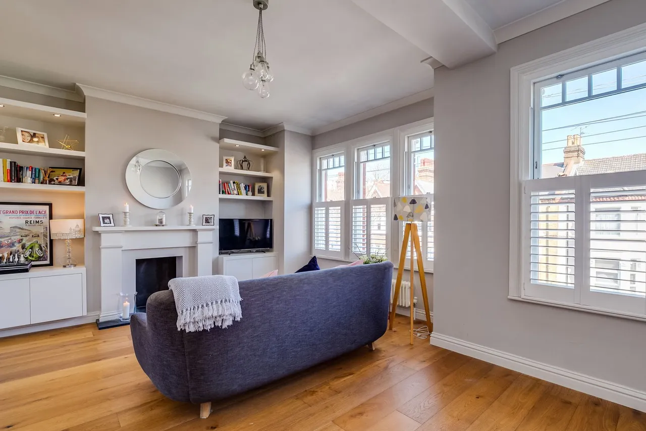 3 bed flat for sale — Mantilla Road, Tooting, SW17
