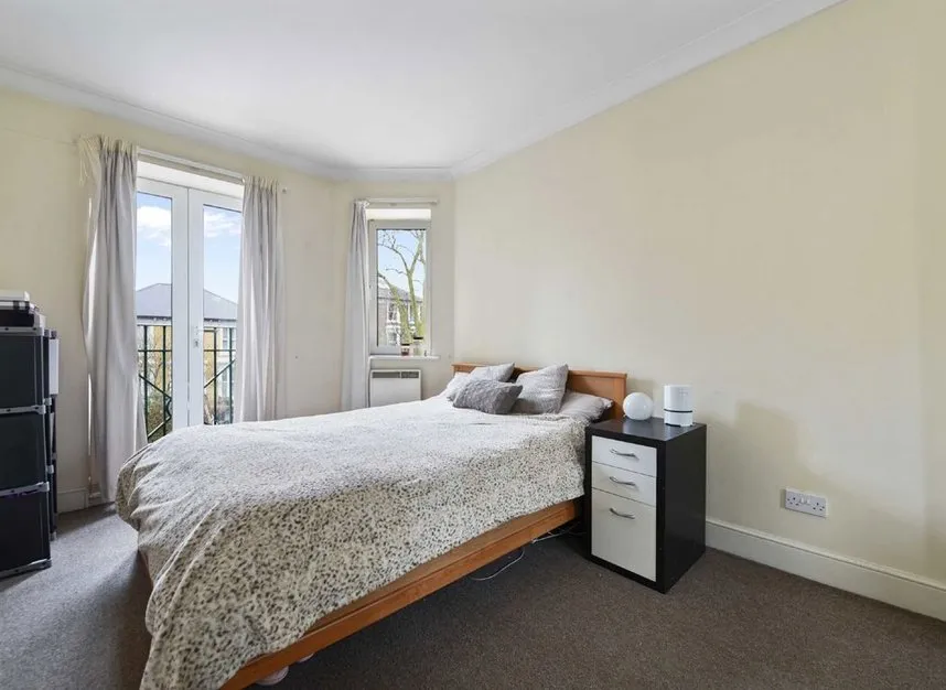 Silver Crescent, Chiswick, W4, photo 4