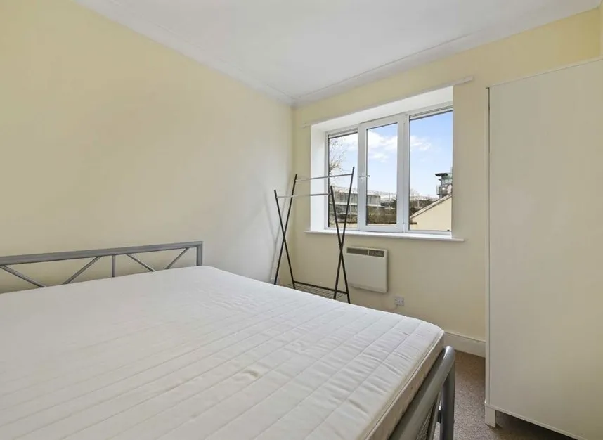 Silver Crescent, Chiswick, W4, photo 5