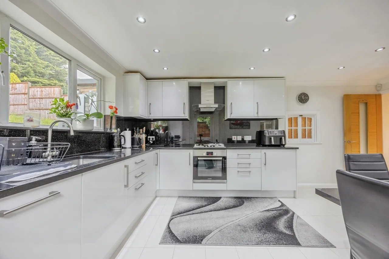 Somerton Close, Surrey, CR8, photo 2