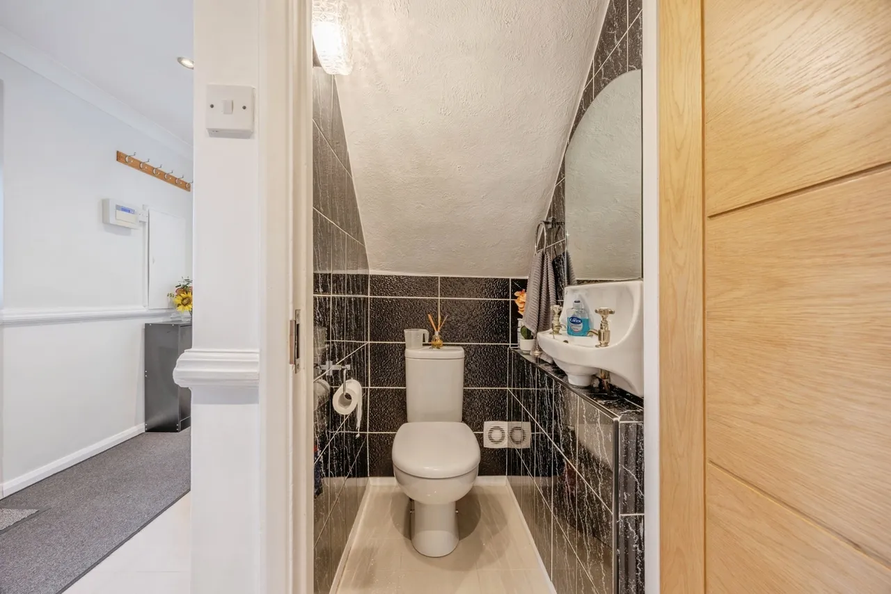 Somerton Close, Surrey, CR8, photo 18