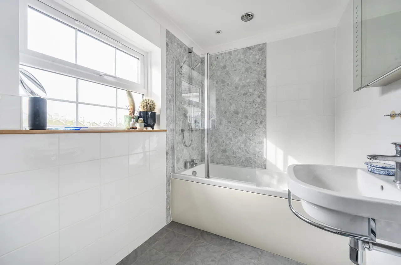 Biddenden Road, Frittenden, TN17, photo 16