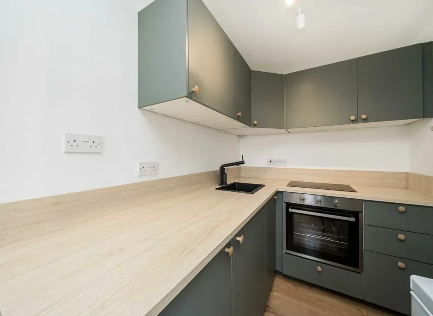 Stourton Avenue, Feltham, TW13, photo 4