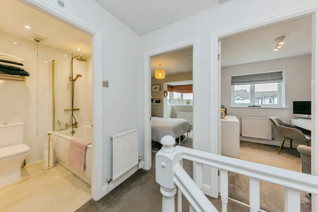 Ascot Close, MACCLESFIELD, Cheshire, SK10, photo 16