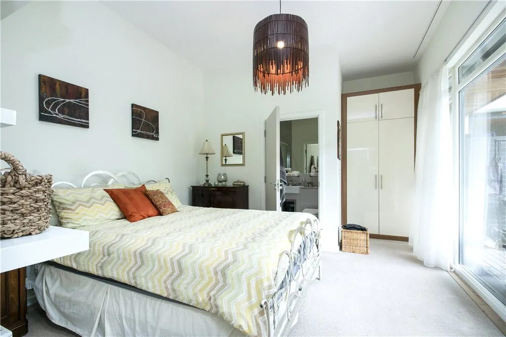 Stanley Road, Acton, W3, photo 8