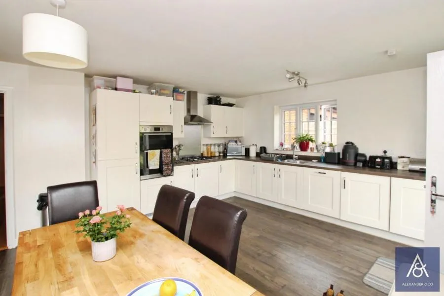 Northampton Road, Brackley, NN13, photo 3